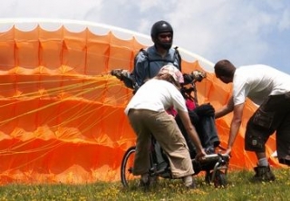  Paragliding for people with reduced mobility 